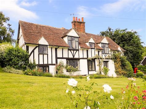 dubb tudor hoyse|tudor style house.